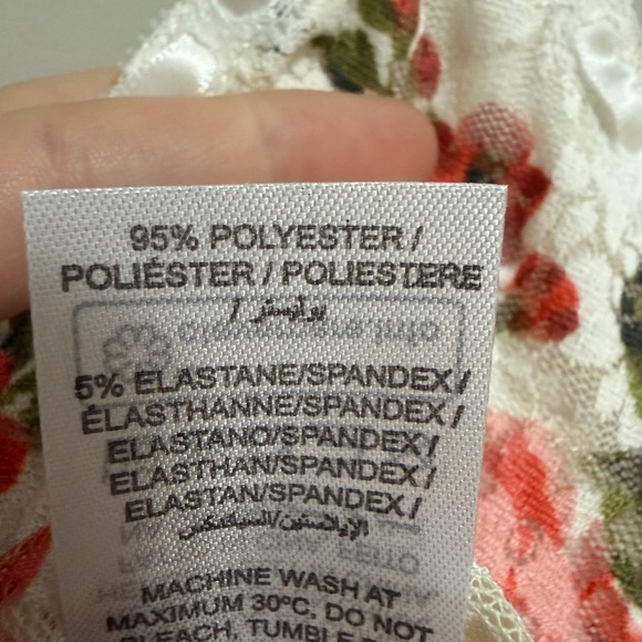 Edikted Floral Lace Camisole Croped Top NWT - Picture 11 of 11